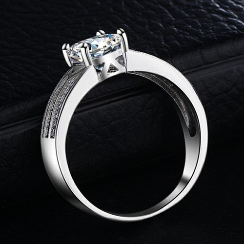 1/4 Ctw Round Cut Diamond Three-Stone Ring In 14K White Gold &ndash; Raskin's Jewelers