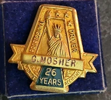 Professional Driver 26 Years Lapel Pin Liberty Mutual? Gold Tone Screw Back