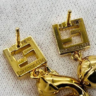 新品未使用FENDI ×FRGMT×ポケモン　ゴールドカラーピアス FENDI - FENDI x FRGMT x POKMON ゴールドカラーメタル ピアス の通販