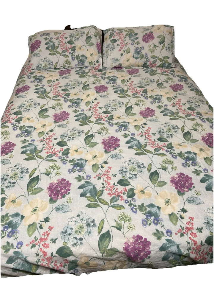 Pier 1 3-Piece Lt Green Floral Printed Duvet Cover/Pillowcases (No Bed Sheets) - Image 3 of 4