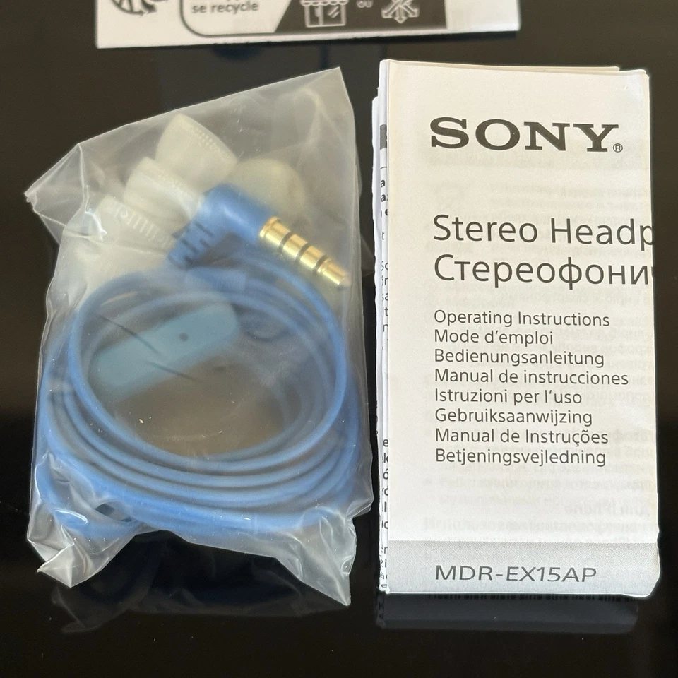 Sony MDR-EX15AP Earphones with Smartphone Mic and Control - Blue - Image 2 of 4