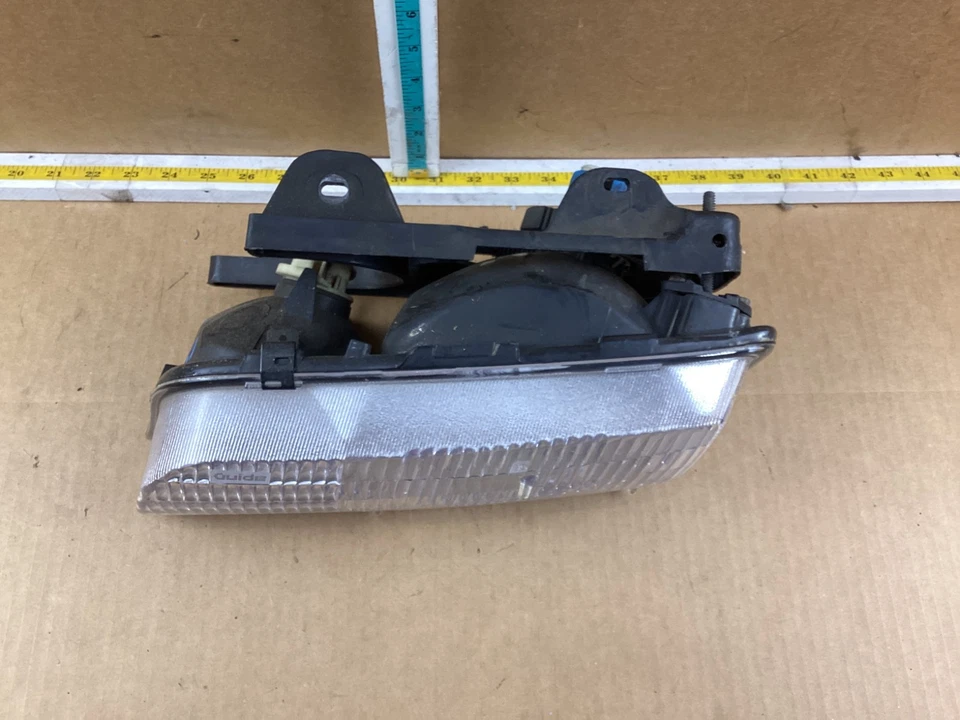Conjunto de faros delanteros izquierdo Buick Skylark 1996-1998 Foto 2 de 4