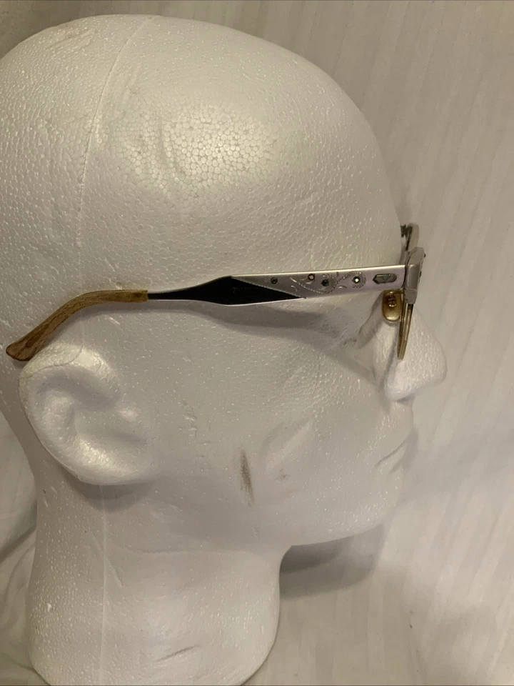 VINTAGE VICTORY ALUMINUM FRAME WOMANS EYEGLASSES 12K gf  CAT EYE 5 1/2 ALUM - Image 3 of 4