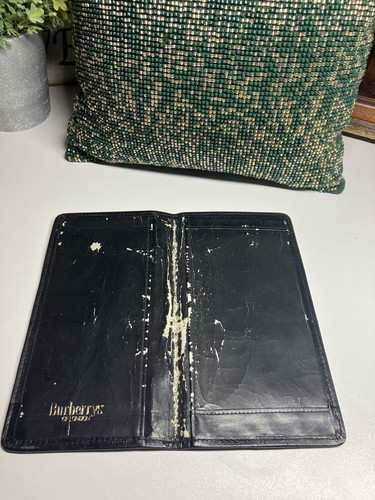 Gorgeous Burberry Nova Check Wallet/Checkbook/Notebook Cover - Picture 8 of 9
