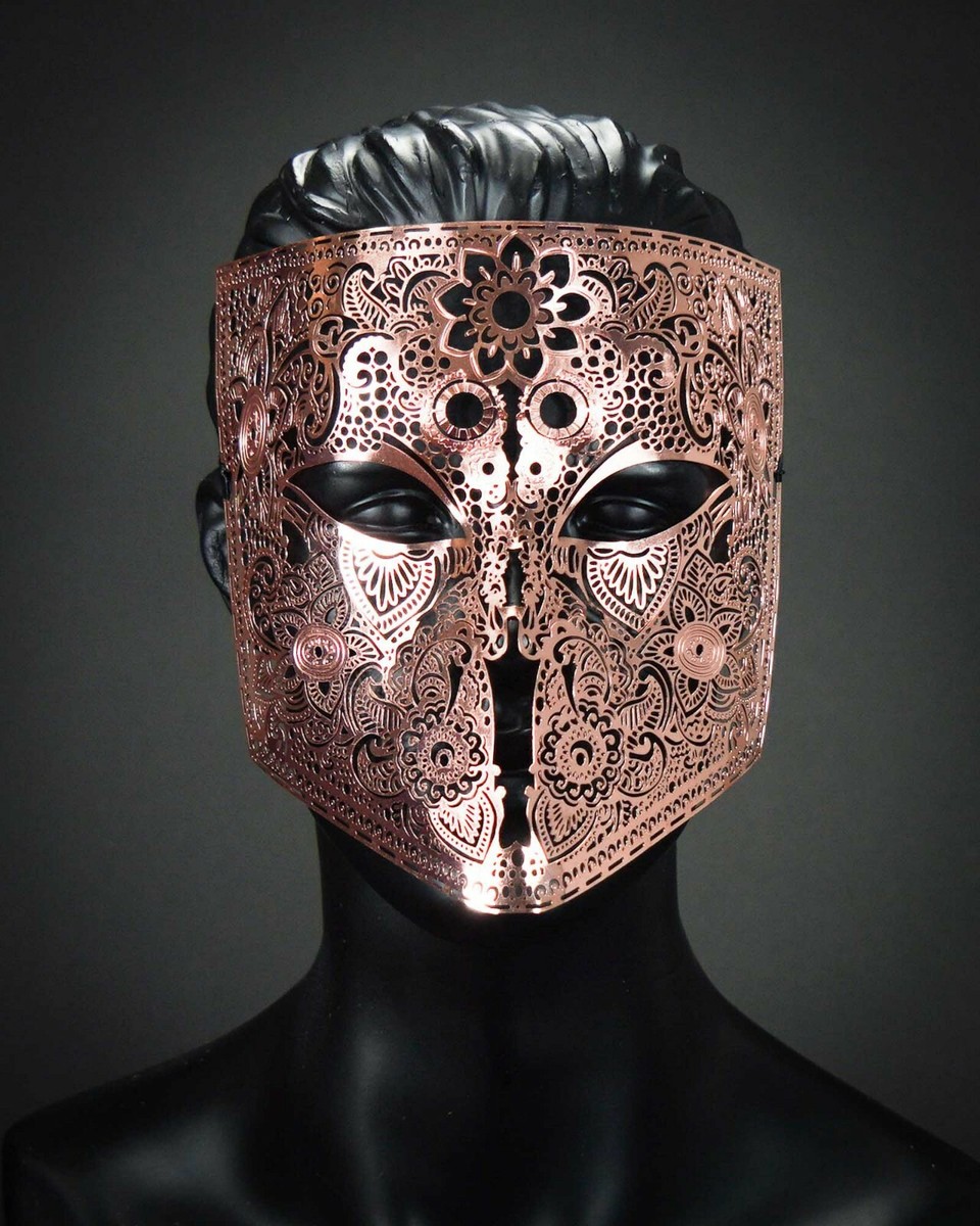 BaccaratマスカレードMasquerade男女　ピエロ ガラス像置物金彩 BaccaratマスカレードMasquerade男女 ピエロ ガラス像置物金彩