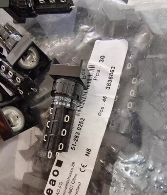 1PCS NEW FIT FOR button switch 3 Normally on 3 Normally off 51-283.0252