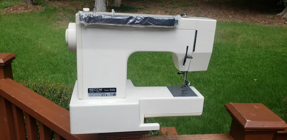 Mint Necchi Italy Model Type 559 Sewing Machine With Foot Pedal 230 Volt - Image 3 of 4