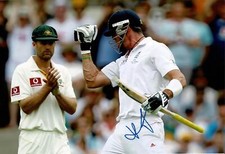 Kevin Pietersen Signed 12X8 Photo England Cricket Genuine Item AFTAL COA (2621) Kevin Pietersen Signed 12X8 Photo England Cricket Genuine Item AFTAL COA (2621)