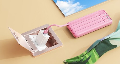 10,000mAh Portable Power Bank Built In Cables For Charging and Recharging - Photo 5/5
