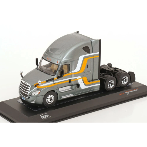 1:32 Freightliner Cascadia 2018 Negro Cabina Welly En Display / A Granel