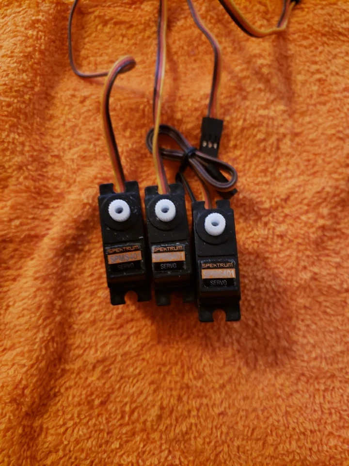 Spektrum Servos - Lot Of 3 Servos - SPMS401 - JT25 - Image 2 of 4