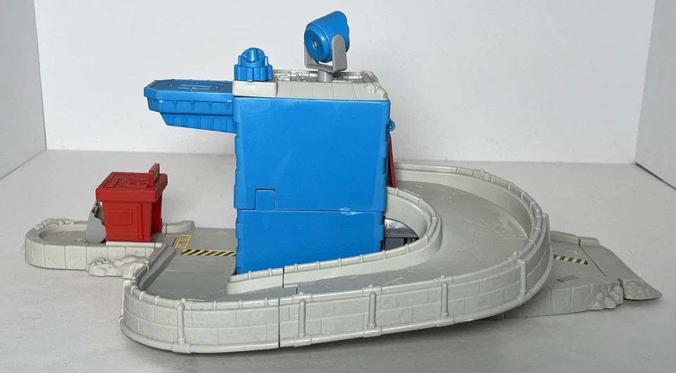 2001 MATCHBOX Roll 'n Rescue POLICE STATION No Cars Included Mattel 128IGB - Image 4 of 4