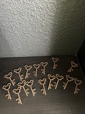 Mickey Mouse Small Cast Metal Bronze Mickey Shaped Skeleton Key Set Of 16