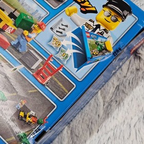 LEGO City (60101) Airport Cargo Plane - NEW | Sealed | Retired 2017