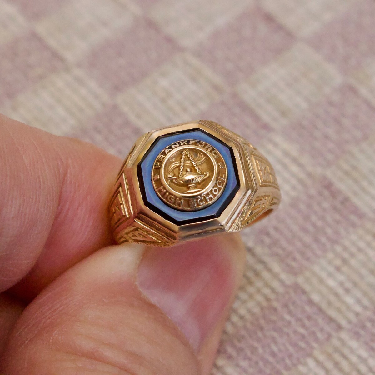 VINTAGE 10K YELLOW GOLD CIRCA 1945 FRANKFORD HIGH SCHOOL CLASS