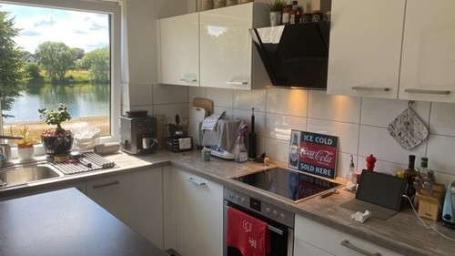 Neuwärtige Küchenzeile inkl. Elektrogeräten (Segmüller; blueconcept