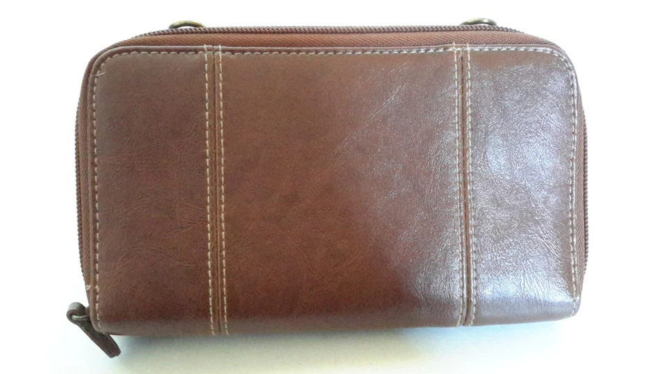 Cartera marrón vintage marca Cherokee monedas en efectivo recibos teléfono celular espejo usada Foto 4 de 4