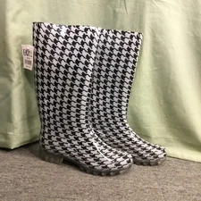 New Women’s Easy USA Black & White Herringbone Print Rain Boots Size 7