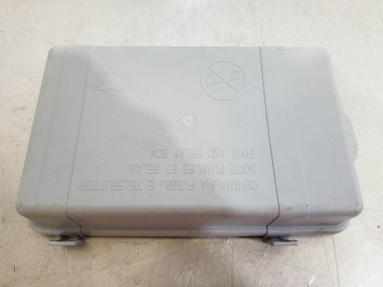 23 2023 MASERATI GRECALE CABIN FUSE BOX 