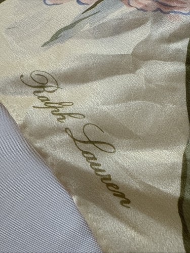 Gorgeous Vtg Ralph Lauren Floral Large 34” Silk Scarf With Hand rolled edges - Picture 6 of 10