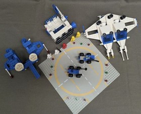 Vintage Lego Space 6980 Galaxy Commander 98% complete W/ Minifigures