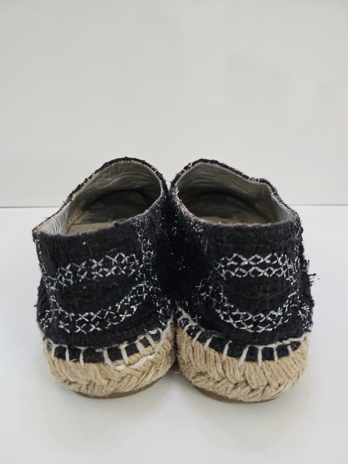 CHANEL ESPADRILLES Black & White Tweed & Leather 39 Authentic Rare CC Logo Flats image 7
