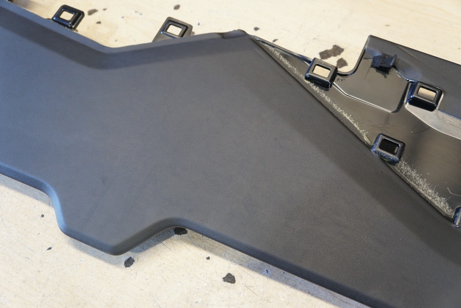 2019 - 2025 LAMBORGHINI URUS CENTER CONSOLE RIGHT COVER PANEL OEM 4ML863304