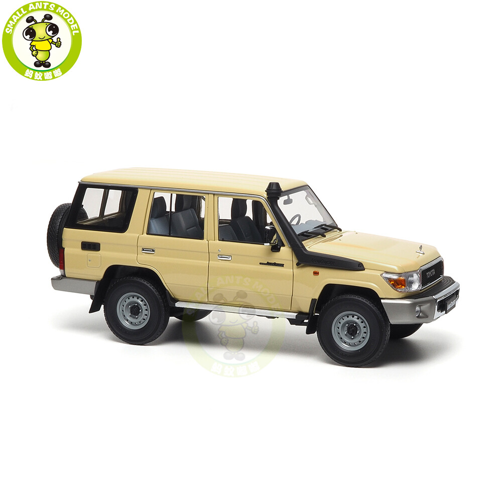 1/18 Toyota Land Cruiser 70 Series J76 LC76 Almost Real 870102