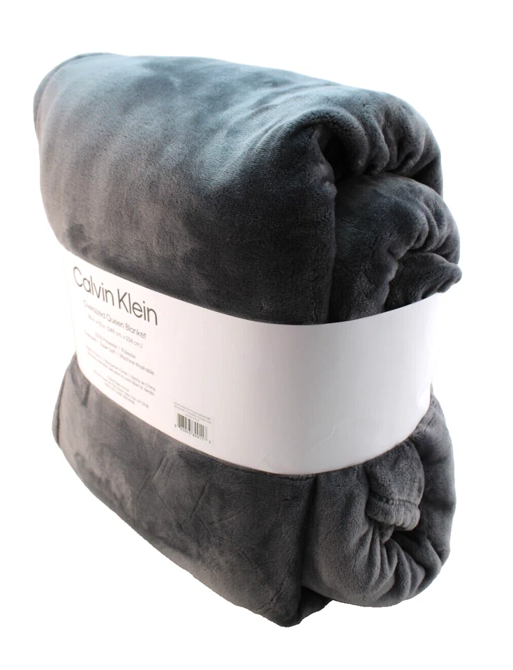 NUEVO CON ETIQUETAS CALVIN KLEIN Talla Queen Gris Oscuro Logotipo CK Insignia Manta de Felpa Precio de venta sugerido por el fabricante $98 Foto 4 de 4