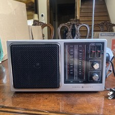 Radio portatile vintage anni 80 GE General Electric Am/fm 7-2857a funzionante
