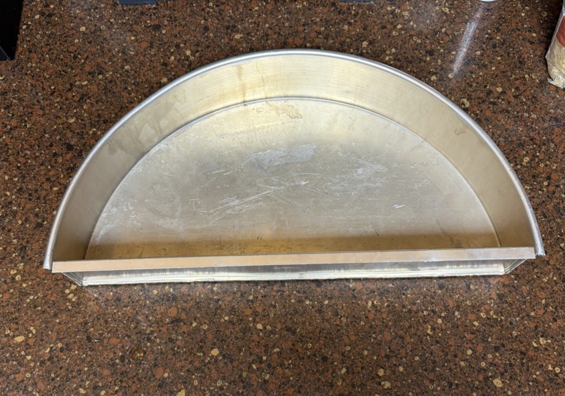 WILTON HALF ROUND ALUMINUM CAKE PAN 18" x 3" USA