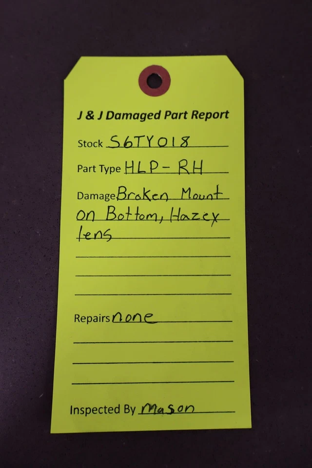 05/2005-2007 Toyota LandCruiser Faro Pasajero Derecho Lámpara *Falta Pestaña* Foto 2 de 4