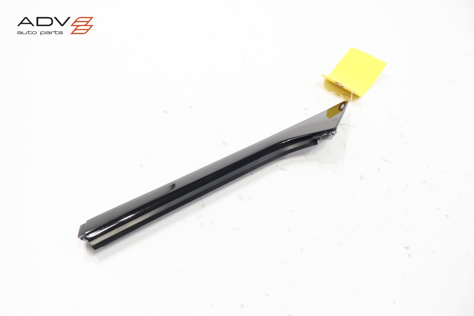 2014 - 2020 BMW i8 I12 FRONT LEFT DRIVER SIDE DOOR CORNER MOLDING TRIM OEM