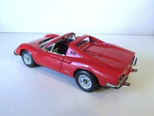 特価 Hot Wheels 1/18 フェラーリ Dino 246GTS レッド Amazon | Hot Wheel 1/18 フェラーリ246 GTS ディノ (レッド