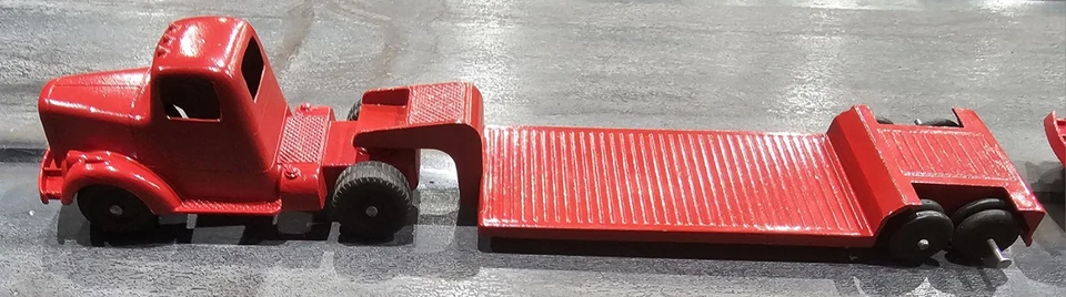 Vintage Tootsietoy Diecast Red Trucks Metal Haulers Parts or Repair - Lot of 2  - Image 2 of 4
