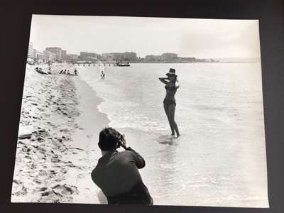 FESTIVAL DE CANNES 1958: STARLETTE AM STRAND ORIGINAL PRESSEFOTO 21x27cm