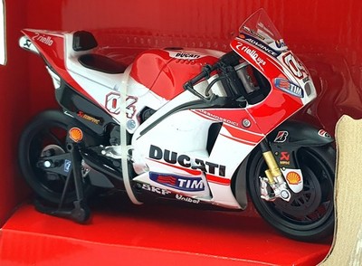 NewRay 1/12 Scale 57723 - Ducati Desmosedici #04 Motorbike | eBay