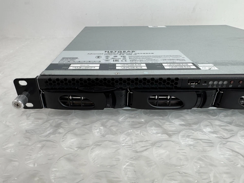 NetGear RNR-4B RN3138 4-Bay Advanced Network Storage - Image 2 of 4