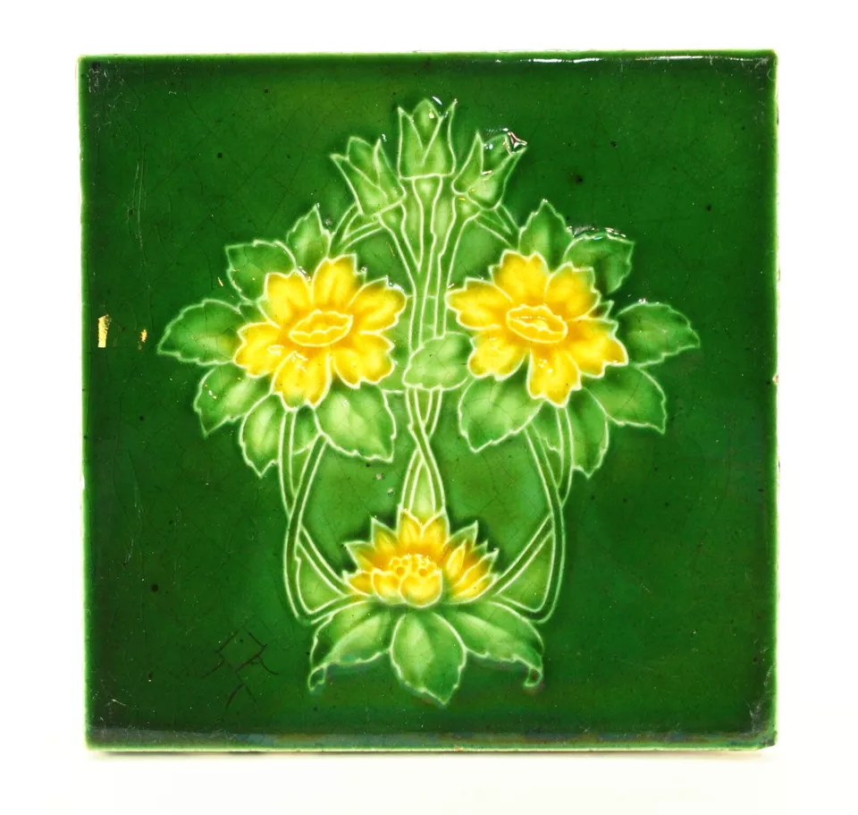 = Juego de 5 azulejos de mayólica floral Art Nouveau, verde con amarillo - chimenea o pared Foto 3 de 4