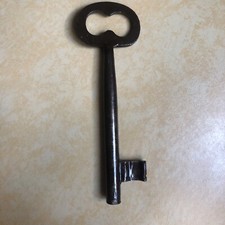 Ancienne clé porte de cave