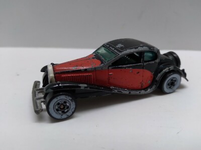 1980 Hot Wheels '37 Bugatti Black/Red Made in Malaysia white wall Tires  Spoke