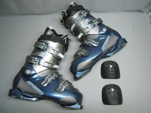atomic wide ski boots