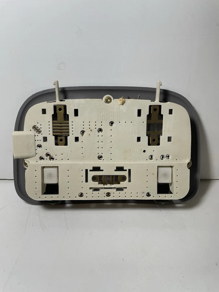 Lámpara de luz de mapa de cúpula superior gris Bonneville Lesabre 2000-2005 OEM. 25675798 Foto 2 de 4