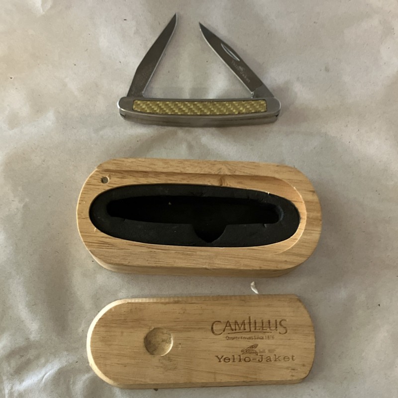 Camillus Yello-Jaket Pocketknife Yellow Handle 2 Plain Blades Manual Opening