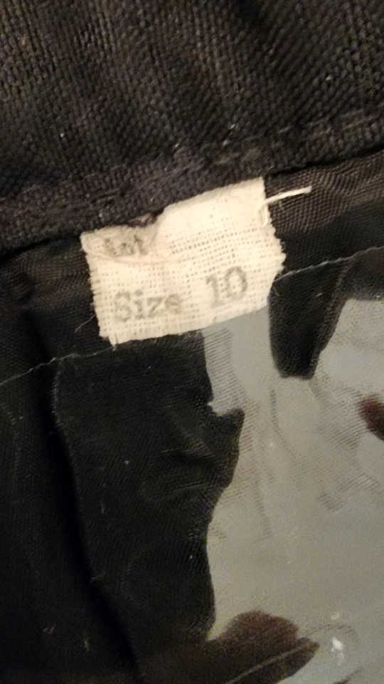 Women's Long Black Vintage Pleated Skirt Zipper size 10 - Image 3 of 4