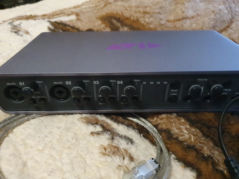 Avid M Box Pro - Audiointerface, Preamp für Pro Tools, Logic, Ableton, Universal - Bild 3 von 4