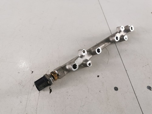 Kraftstoffverteiler Einspritzleiste 1.5 TSI Original VW Touran 5T 05E133320B