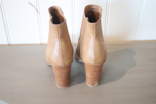 Size 10 Womens Tan Color Chelsea Block Heel Boots - Picture 4 of 6