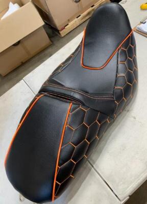 OS&D Advanblack COBRA SEAT WITH ORANGE STITCHING FOR 08 UP HARLEY TOURING