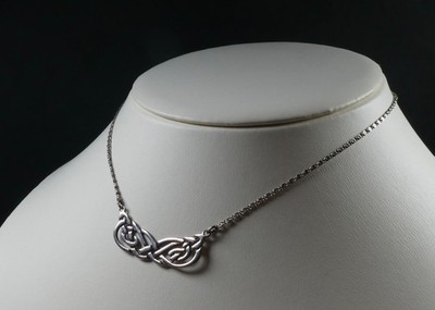Ladies Irish Celtic Necklace Pendant Dublin 1996 Hallmark Sterling Silver 6.1g